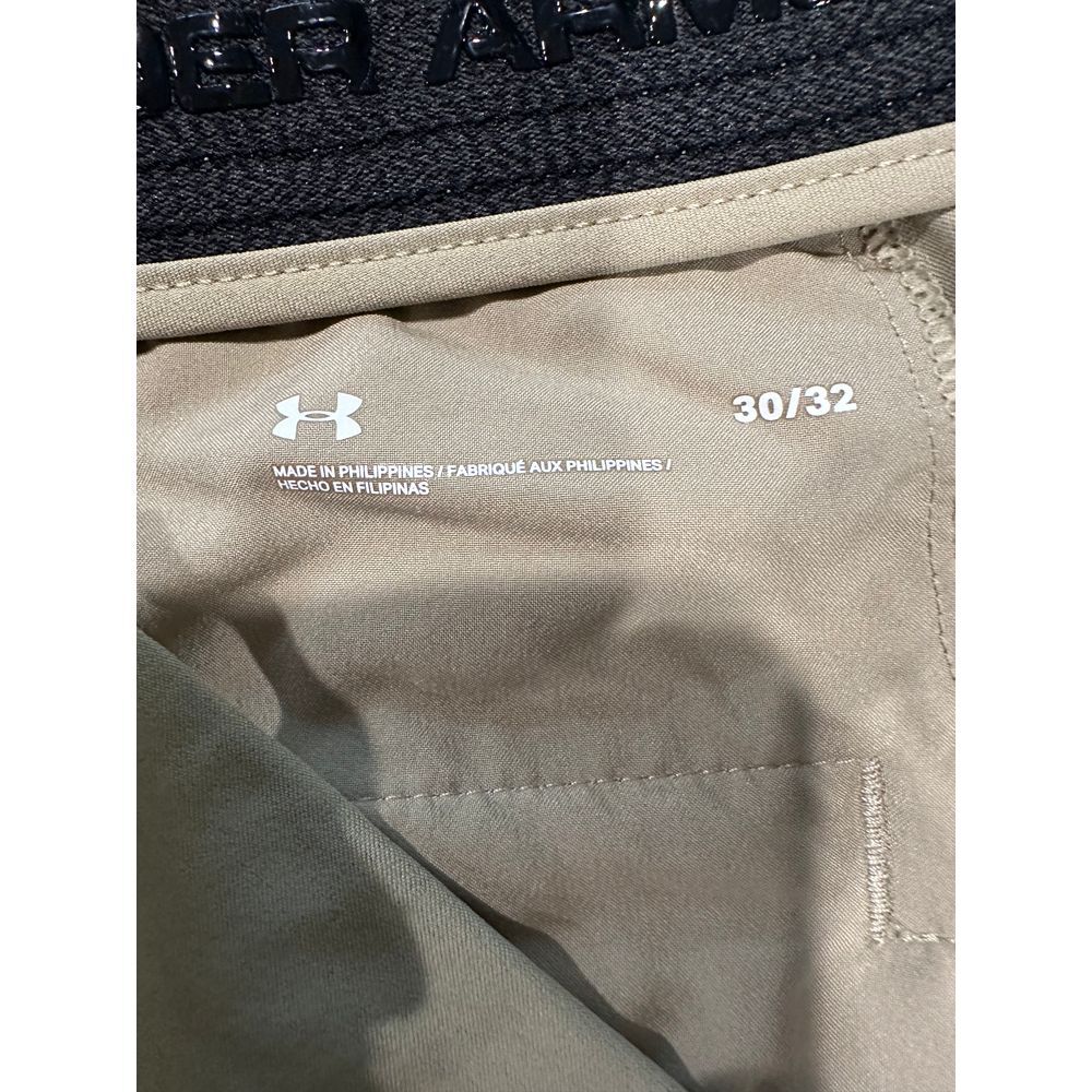 Under Armour ‎ Khaki Chino Pants - Size 30x32. - Picture 7 of 9